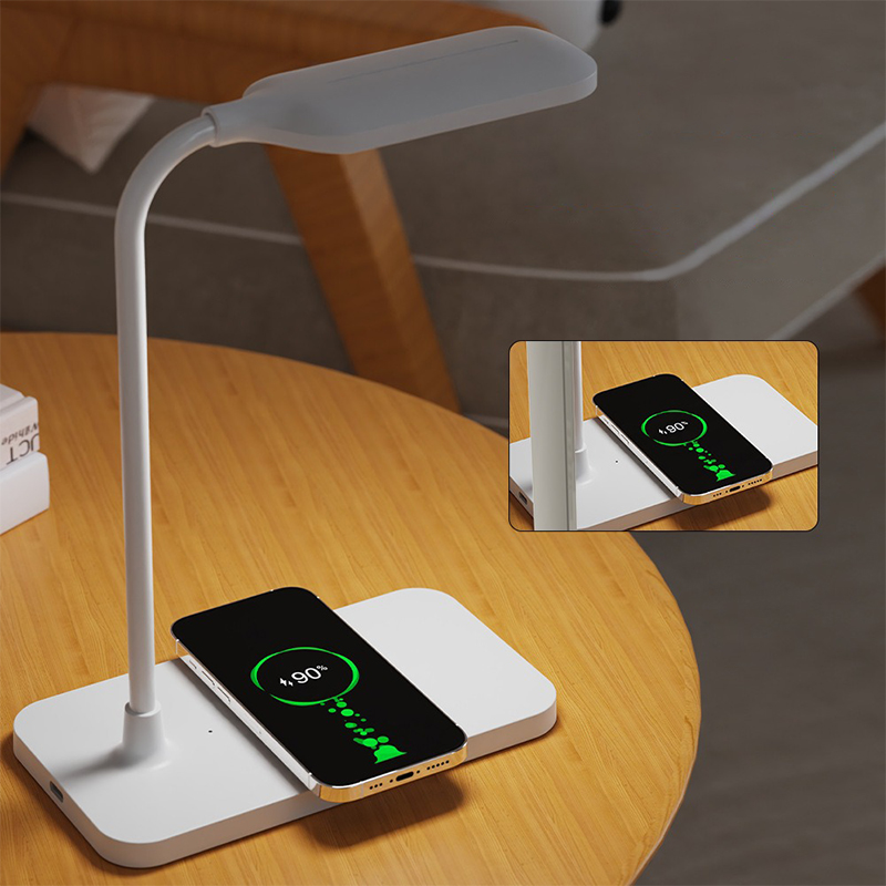 LED Desk Lamp with Wireless Ch - Party Games On Switch recensione e prezzo