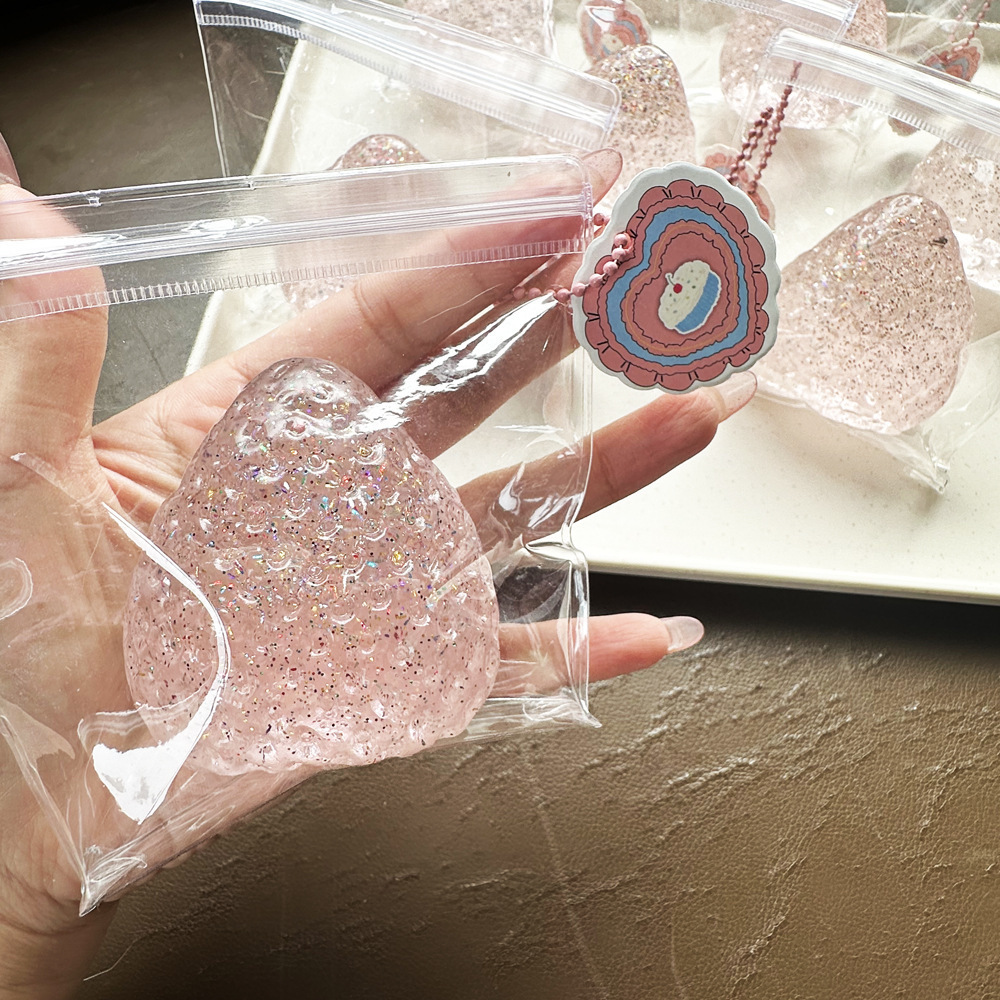 Strawberry Squeeze Toy Fidget  - Party Games Ideas recensione e prezzo