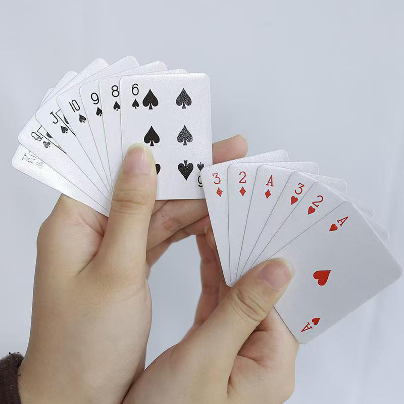 Mini Poker Playing Cards Festi - Party Games Juego recensione e prezzo
